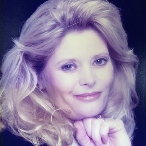 Meet your Posher, Debra